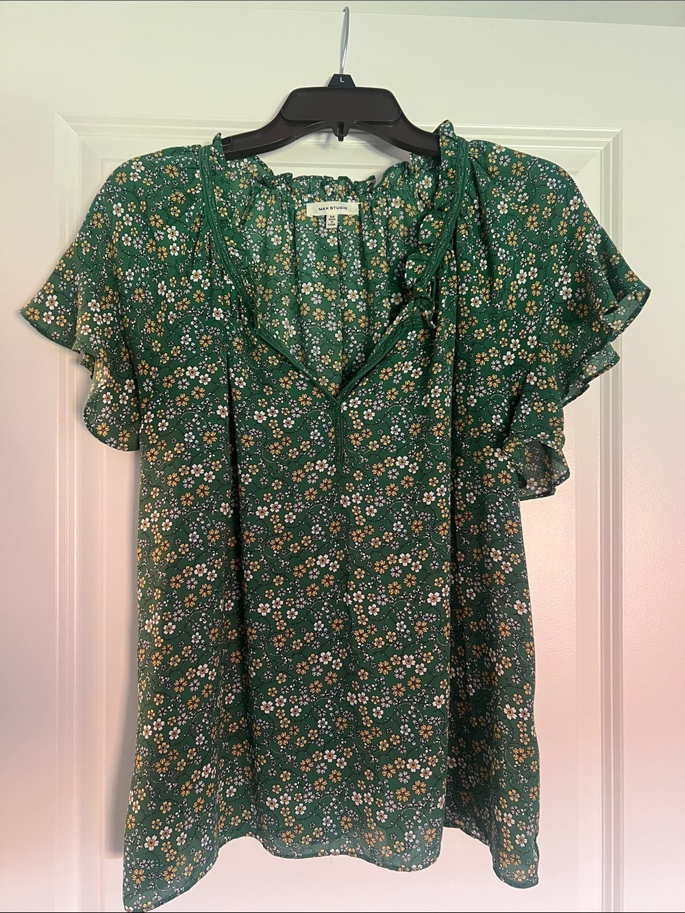 Max Studio Green Floral Ruffle Sleeve Blouse